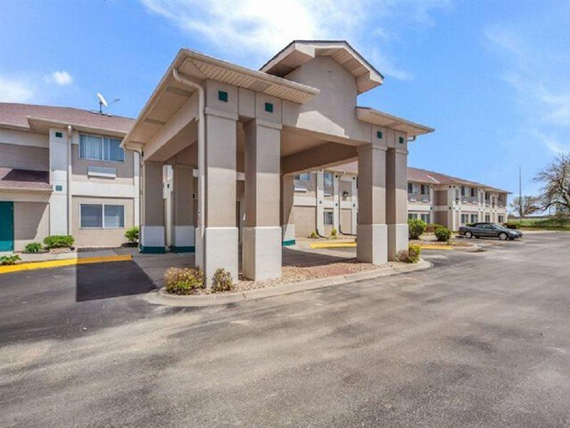 Quality Inn & Suites West Omaha - Ne Linclon Eksteriør bilde