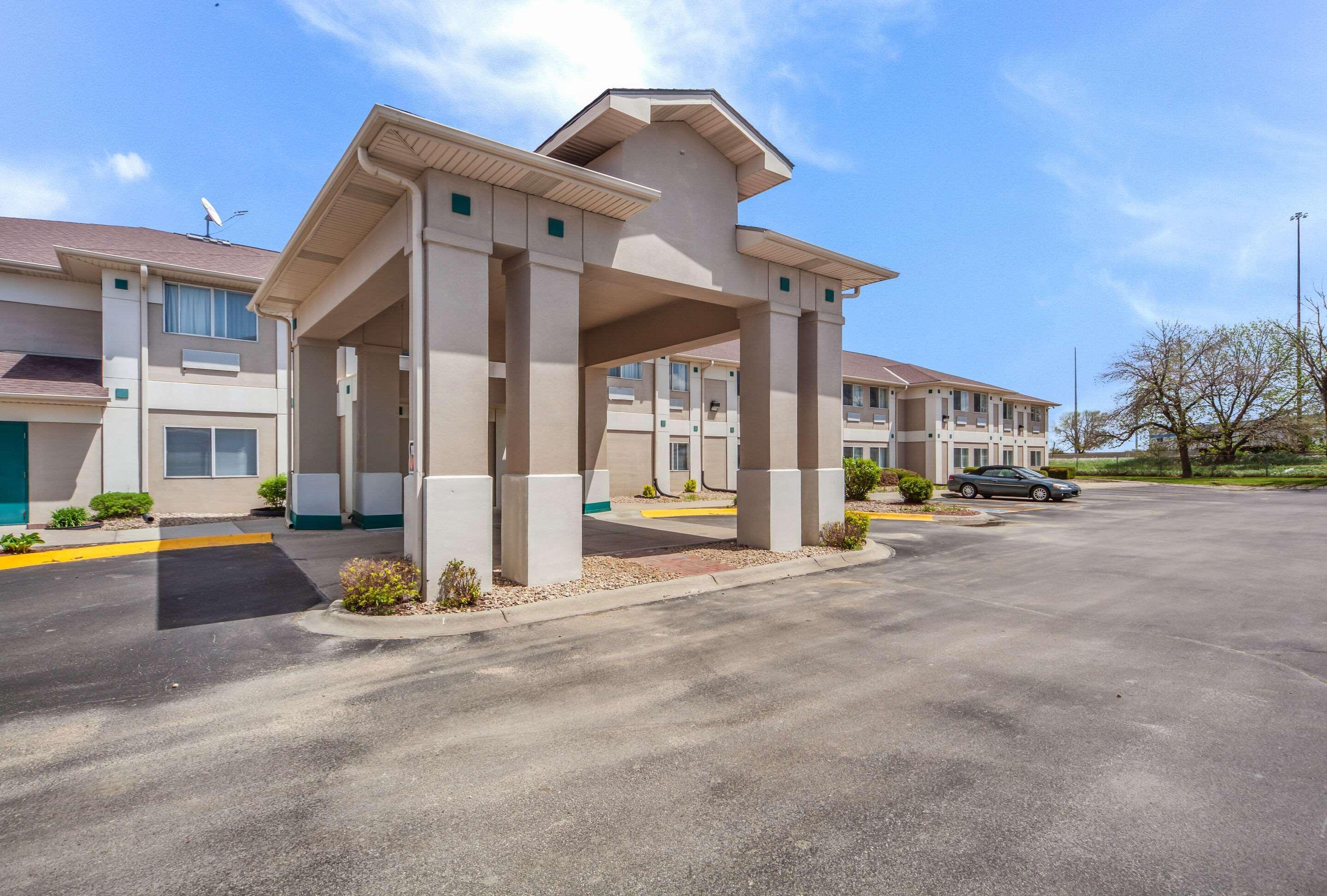 Quality Inn & Suites West Omaha - Ne Linclon Eksteriør bilde