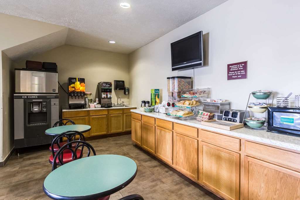 Quality Inn & Suites West Omaha - Ne Linclon Restaurant bilde